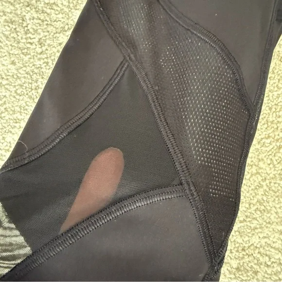 lululemon black leggings with mesh inserts size 8 - Picture 9 of 13